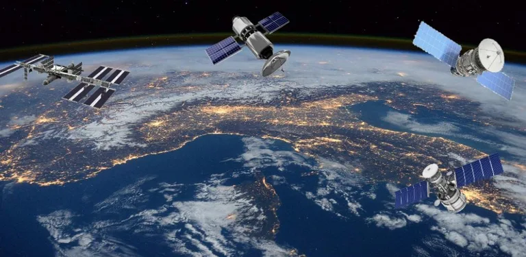 Satellite & ISS Tracker cover image