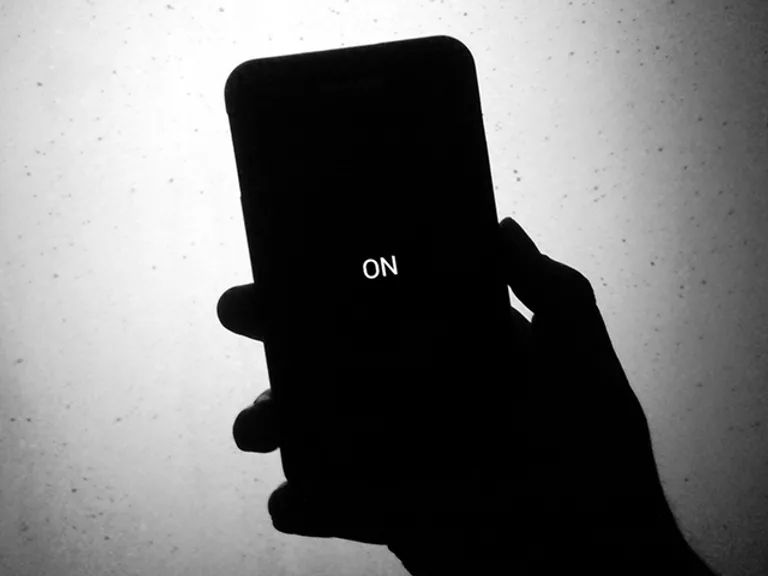 Light - a simple flashlight screenshot 1