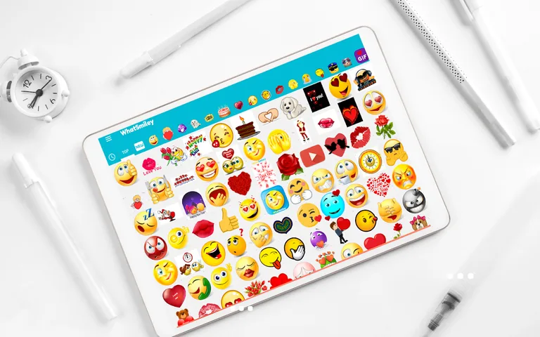 WhatSmiley: Emoji WASticker screenshot 2
